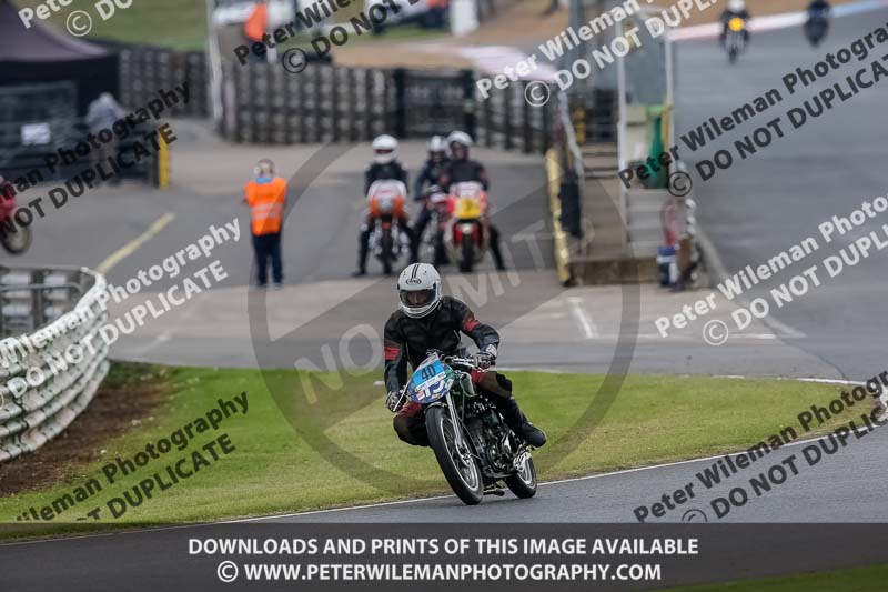 Vintage motorcycle club;eventdigitalimages;mallory park;mallory park trackday photographs;no limits trackdays;peter wileman photography;trackday digital images;trackday photos;vmcc festival 1000 bikes photographs